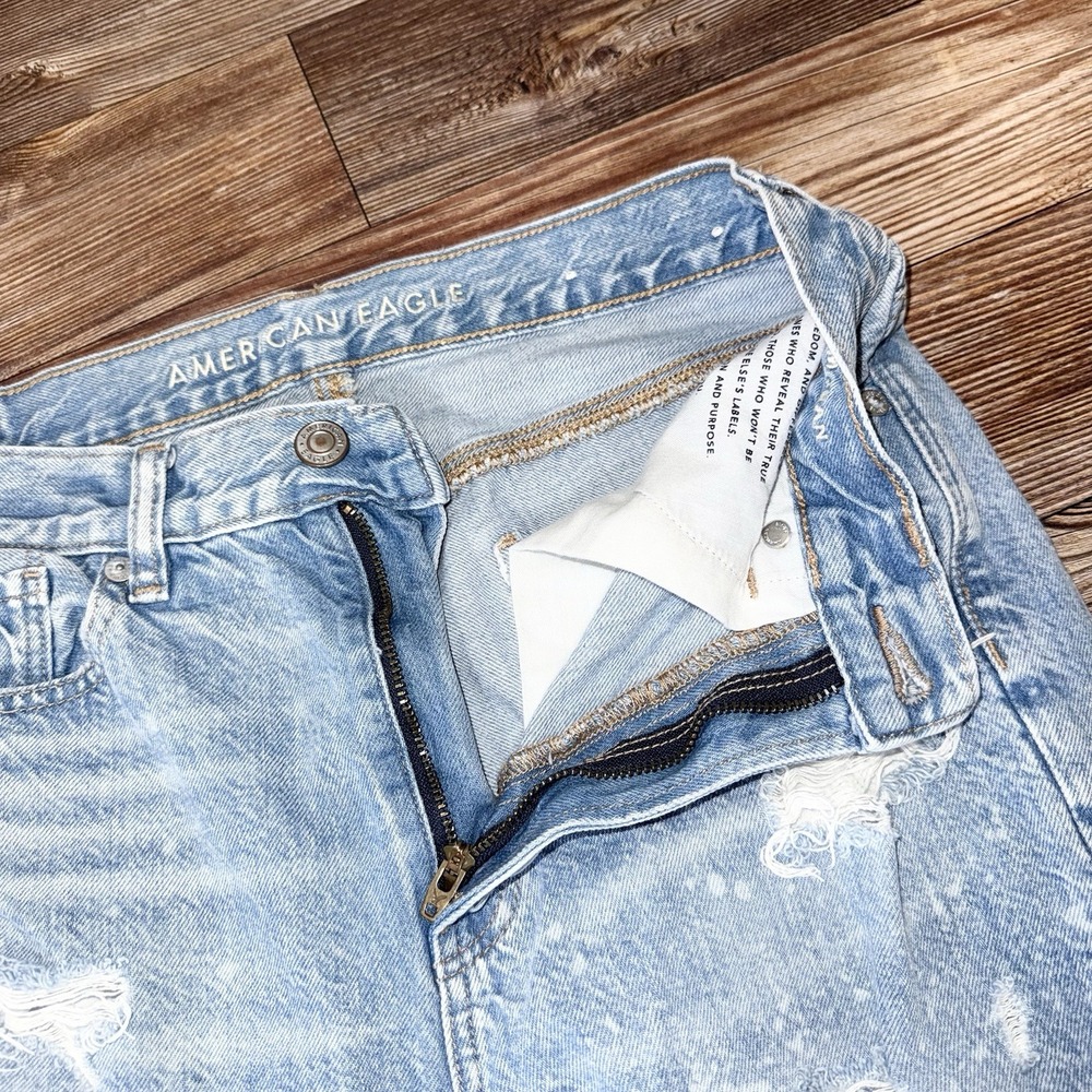American Eagle Mom Jeans Womens Size 4 Distressed Ripped Light Wash Denim - Picture 5 of 10